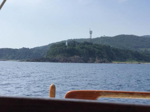 7月21日　佐渡両津港の入り口姫崎灯台